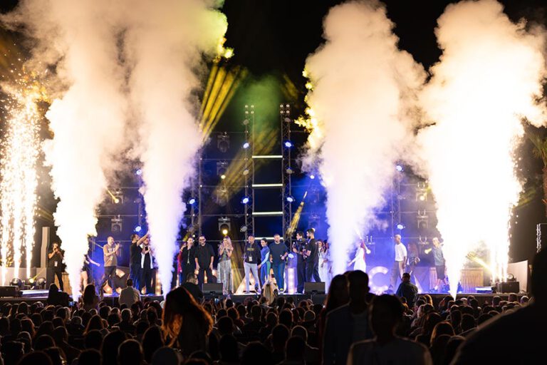 Comediablanca fait escale à Taghazout Bay et réunit plus de 1 800 festivaliers